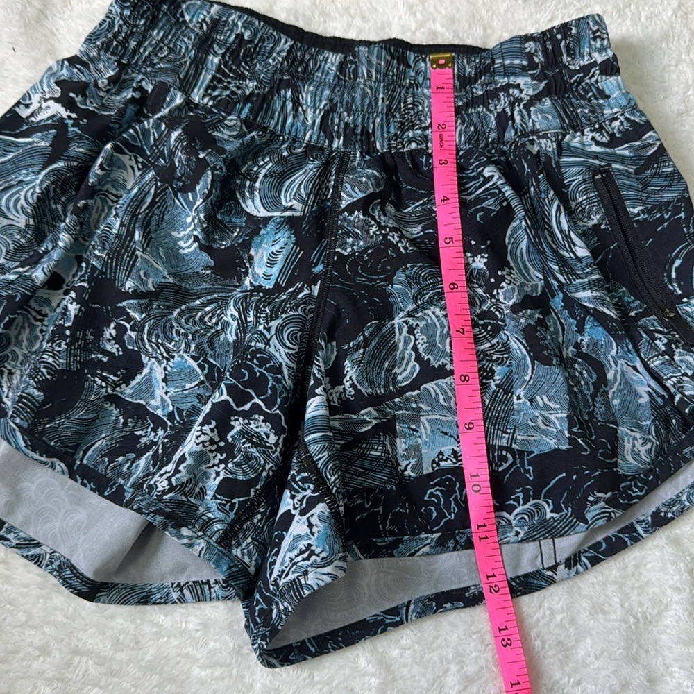 Lululemon Spring Break Away Short Eternal
Wave Starlight Black Size 6 - Picture 8 of 9